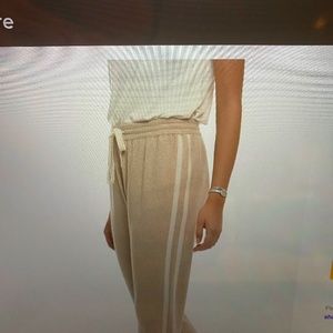 InCashmere jogger pants with updated stripe